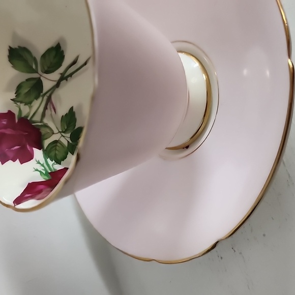 Old Royal Bone China England Deep Red Floral Rose Tea Cup And Saucer Set - Picture 6 of 8